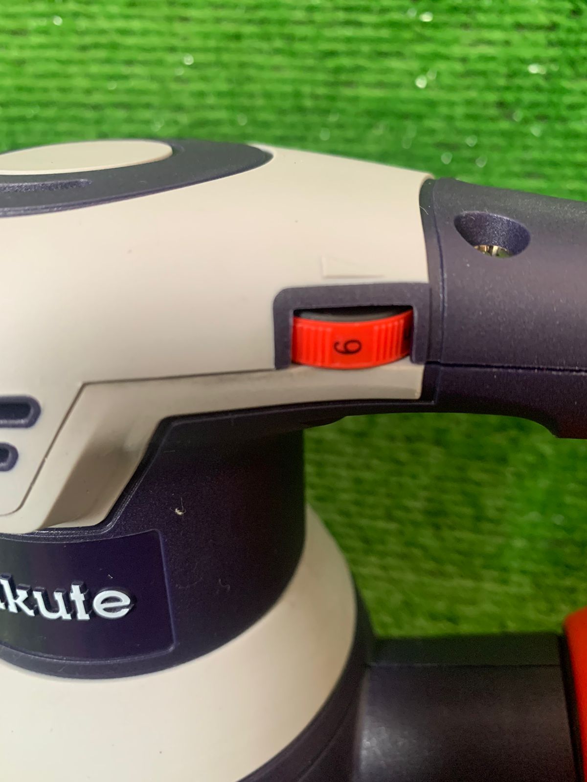 FEIDER Ponceuse Orbitale 350 W 125 Mm – Vitesse Variable 0-13000 Tr/min – Sac Anti-Poussière – Idéale Bois, Métal & Bricolage